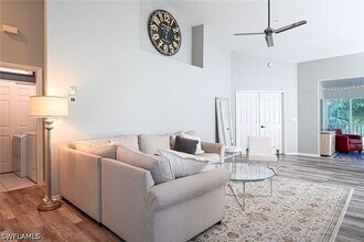 5125 Cedar Springs Dr in Naples, FL - Building Photo - Building Photo