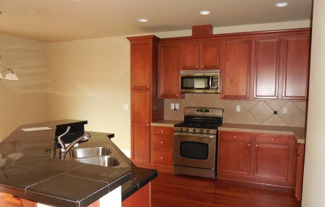 11310 NW Kimble Ct in Portland, OR - Foto de edificio - Building Photo