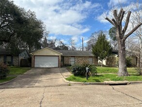 4375 Kevinkay Dr in Houston, TX - Foto de edificio - Building Photo