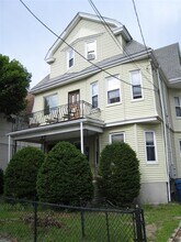 183 College Ave, Unit 1 in Somerville, MA - Building Photo - Building Photo