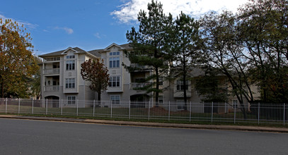 Park Lane Apartments in Charlotte, NC - Building Photo - Building Photo