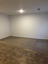 30 E. Lewis St., Unit A in St. Clair, MO - Building Photo - Building Photo