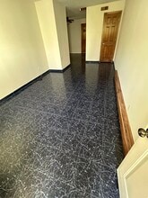 1115 130th St, Unit Beautiful one bedroom in College Point, NY - Foto de edificio - Building Photo