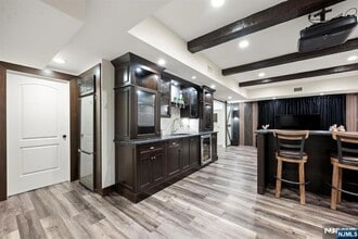 19 Adams St in Little Ferry, NJ - Foto de edificio - Building Photo