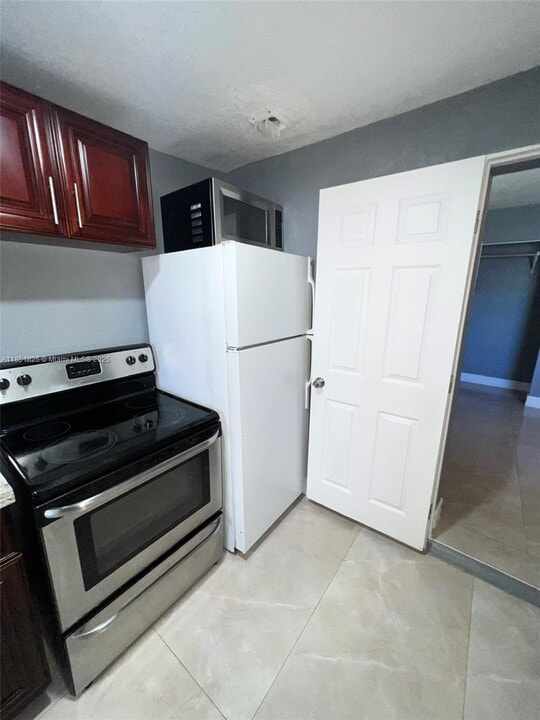 640 NW 21st Ct in Pompano Beach, FL - Building Photo