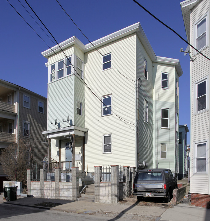 87 Ring St in Providence, RI - Foto de edificio