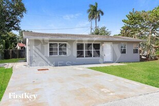 1425 NE 29th St in Pompano Beach, FL - Building Photo