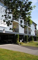 Georgia Court in Delta, BC - Building Photo