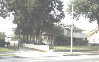 1287-1289 N Los Robles Ave Apartments