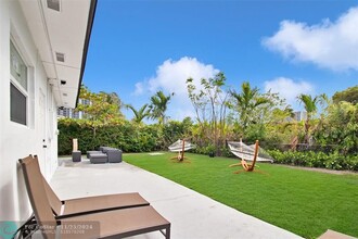 7517 Hispanola Ave in North Bay Village, FL - Foto de edificio - Building Photo