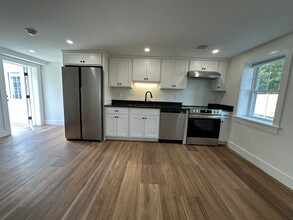 61 Old Amherst Rd, Unit 2 in Sunderland, MA - Building Photo - Building Photo