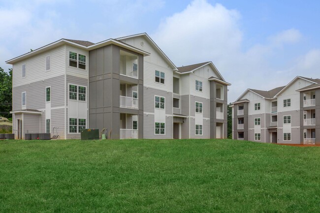 Bedford Park in Shreveport, LA - Foto de edificio - Building Photo