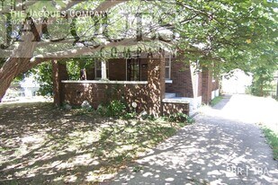 1021 W Chase St in Springfield, MO - Building Photo