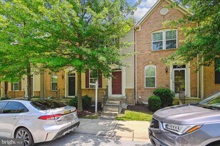 7226 Abbey Road in Elkridge, MD - Building Photo