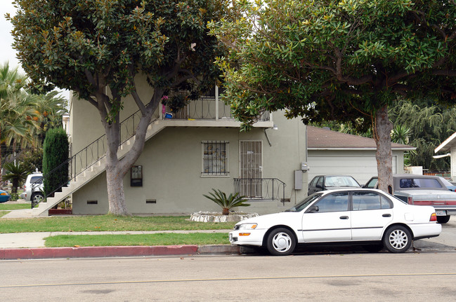 137 N Oak St in Inglewood, CA - Building Photo - Building Photo