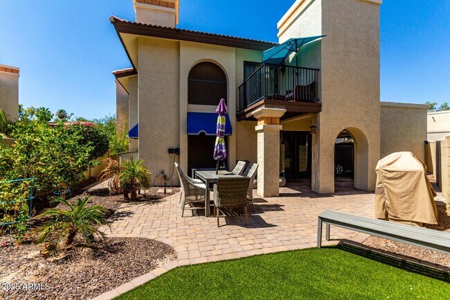 property at 4932 E Siesta Dr