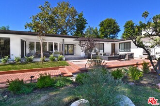 4678 White Oak Ave in Los Angeles, CA - Building Photo - Building Photo
