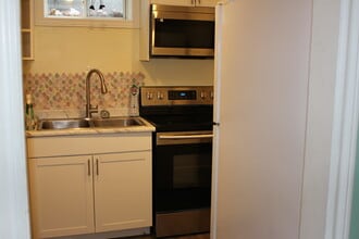 10 Calcott Crt in Thorold, ON - Building Photo - Building Photo