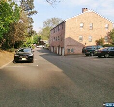 522 N Maple Ave in Ridgewood, NJ - Building Photo - Building Photo