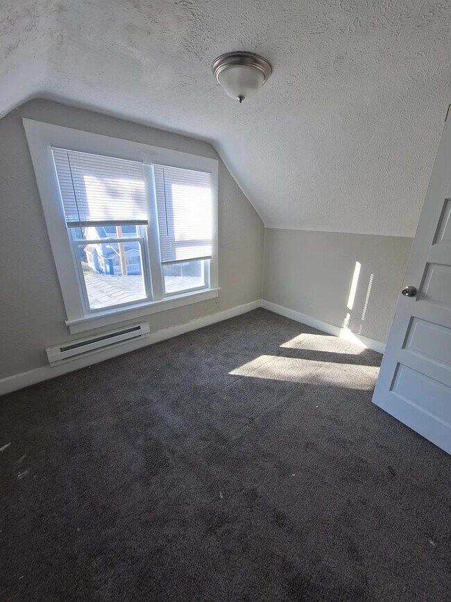 3255 E 130th St in Cleveland, OH - Building Photo - Building Photo