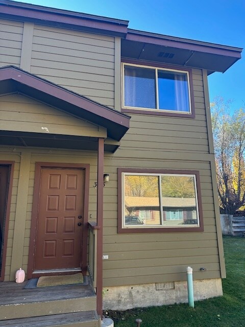 365 N Glenwood St in Jackson, WY - Building Photo