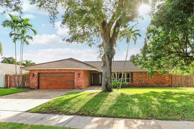 100 SW 15th Ct