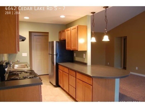 4642 Cedar Lake Rd S in St. Louis Park, MN - Building Photo - Building Photo