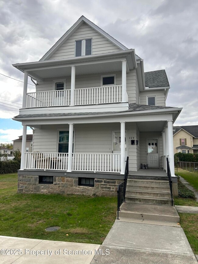 property at 729 W Locust St