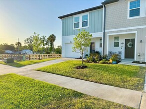 6214 Bucket Ct in Gibsonton, FL - Building Photo - Building Photo