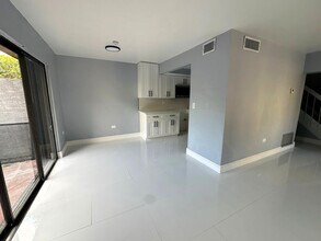 8350 N Missionwood Cir in Miramar, FL - Building Photo - Building Photo