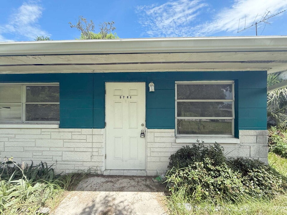 6741 Carnelian Ave in New Port Richey, FL - Building Photo