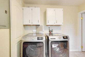 540 Kerry Lake Dr in Newport News, VA - Building Photo - Building Photo