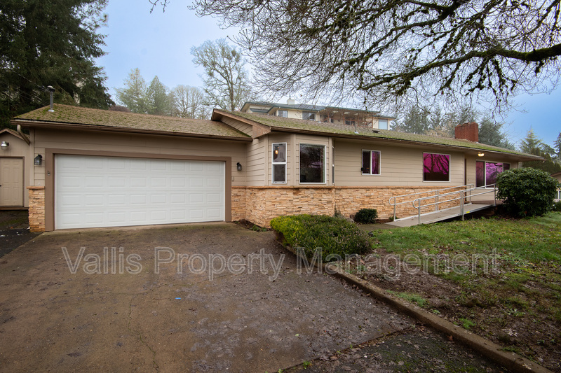 429 Stoneway Dr NW in Salem, OR - Building Photo