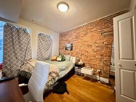 836 Huntington Ave in Boston, MA - Building Photo