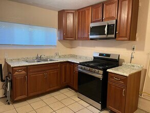 767 Woodland Rd in Crestline, CA - Building Photo - Building Photo