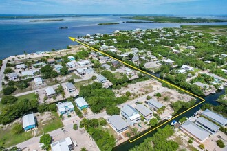 3635 Tradewinds St in Big Pine Key, FL - Foto de edificio - Building Photo