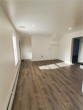 7 White Plains Ave in Elmsford, NY - Building Photo - Building Photo