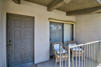 1150 E Amado Rd in Palm Springs, CA - Building Photo - Building Photo