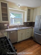 408 Hamilton Rd in Glassboro, NJ - Building Photo - Building Photo