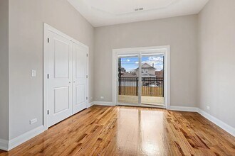 5955 W Superior St in Chicago, IL - Building Photo - Building Photo