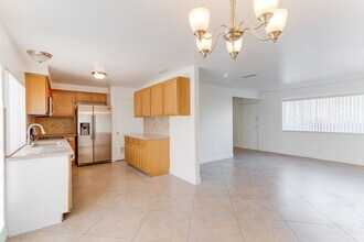 6224 Meadow Vista Ln in Las Vegas, NV - Building Photo - Building Photo