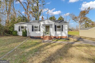 9 Meridian Dr in Newnan, GA - Building Photo - Building Photo