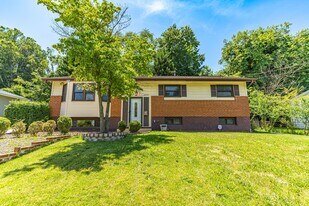 5515 Helmont Dr in Oxon Hill, MD - Building Photo