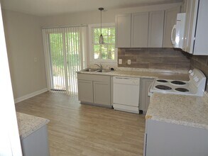 145 Summerhill Rd in Fayetteville, NC - Building Photo - Building Photo