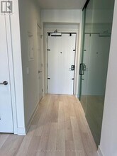 8 Cumberland St in Toronto, ON - Building Photo - Building Photo