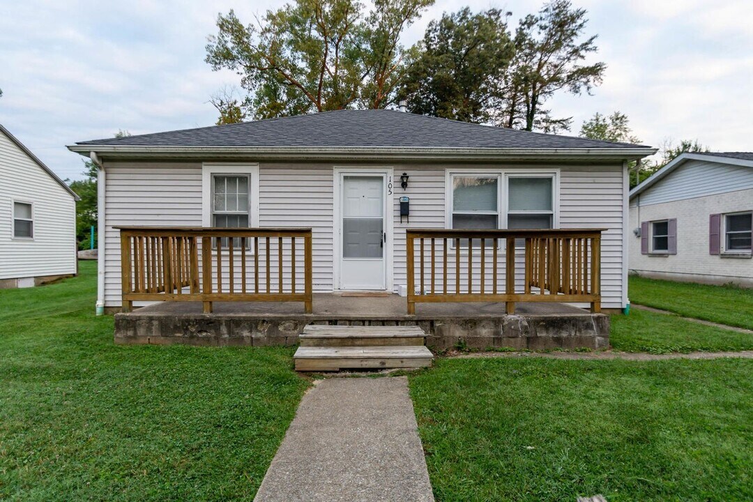 105 N Roosevelt St in Bloomington, IN - Building Photo