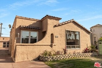 7818 Dalton Ave in Los Angeles, CA - Building Photo - Building Photo