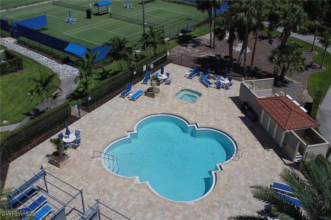 4556 Andover Way in Naples, FL - Building Photo