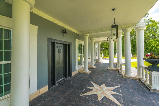 17128 Spindle Oaks Dr in Conroe, TX - Building Photo - Building Photo