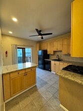 42 W 17th St in Bayonne, NJ - Building Photo - Building Photo